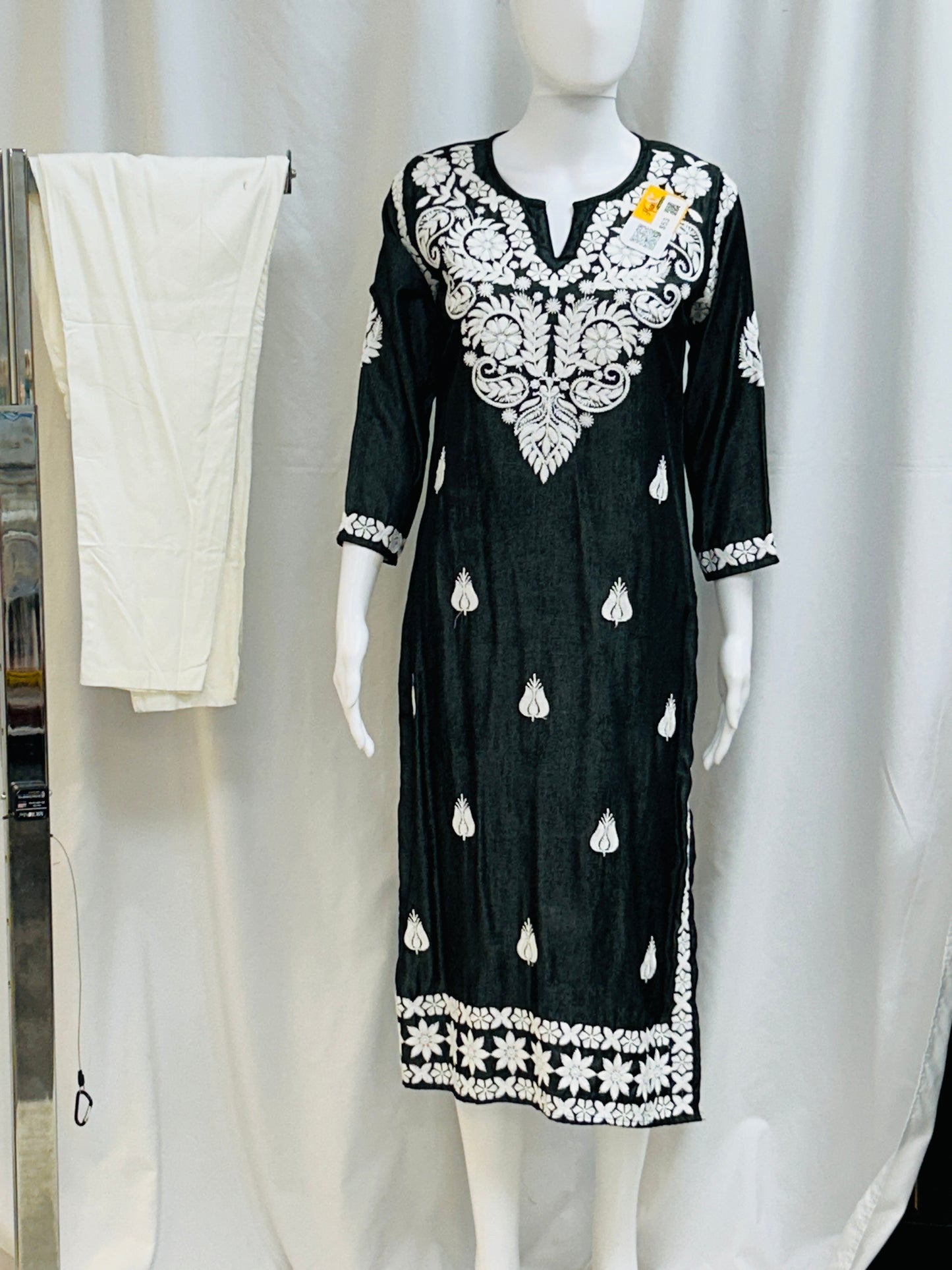 Kurti pant set | Chikankari