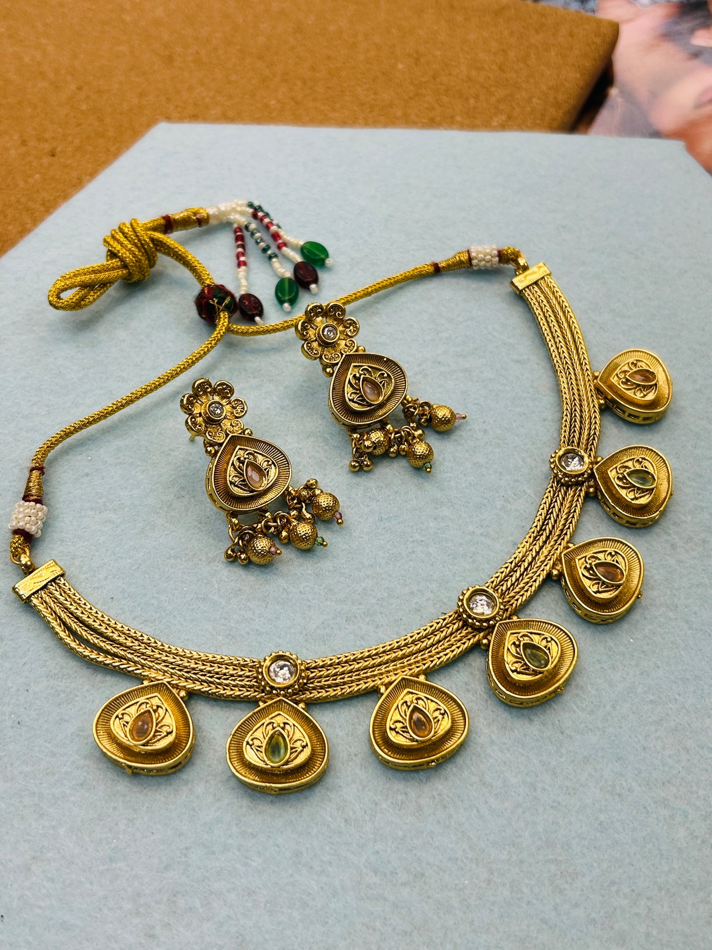 Gold look necklace set