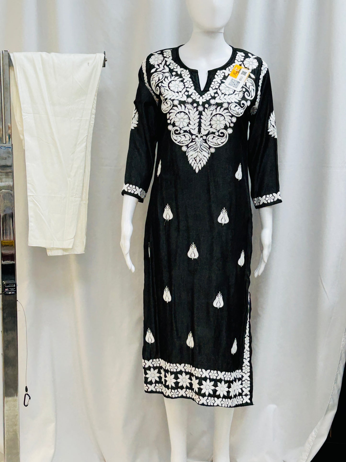 Kurti pant set | Chikankari