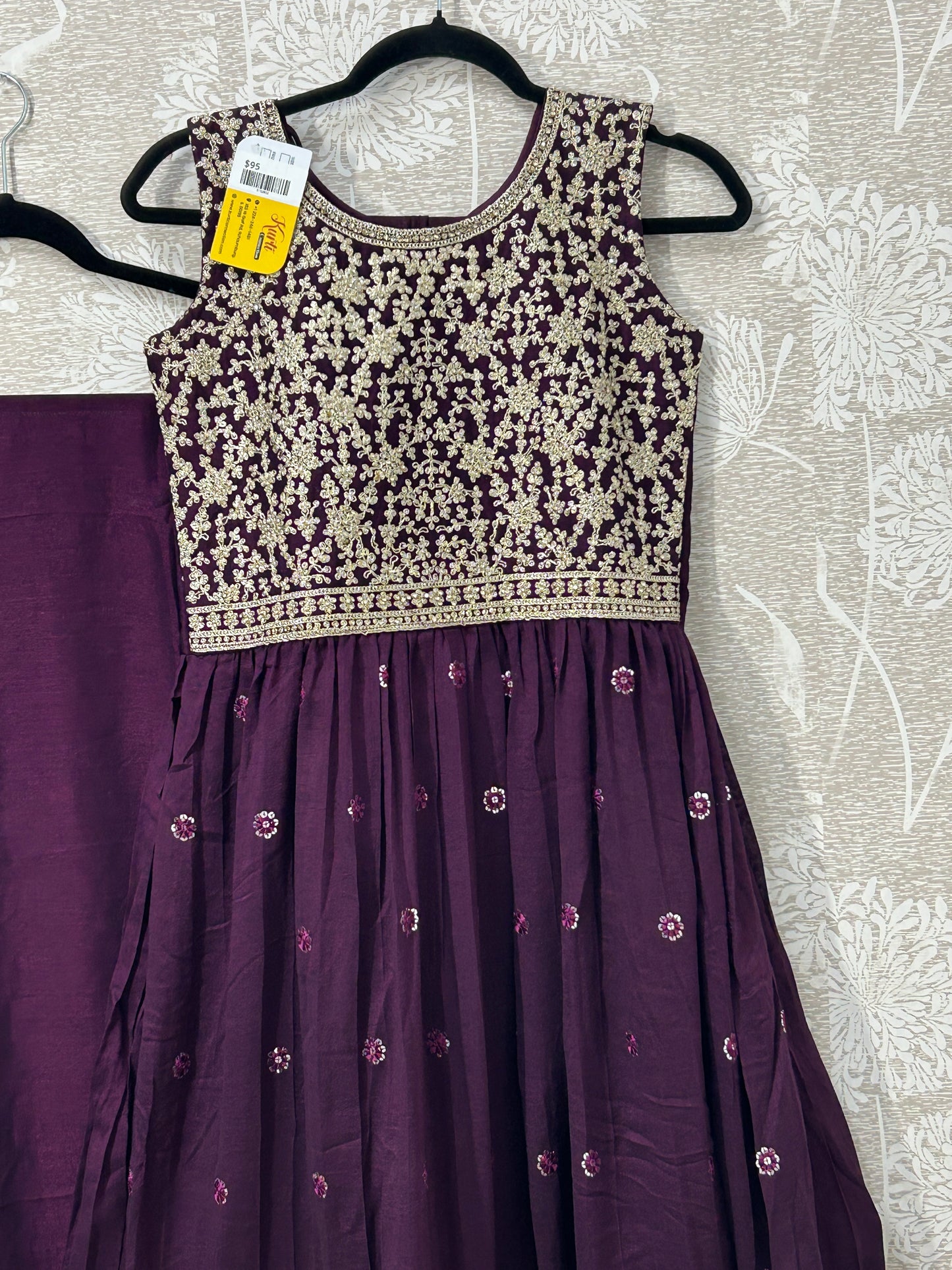 Size 38: kids / girls Anarkali set