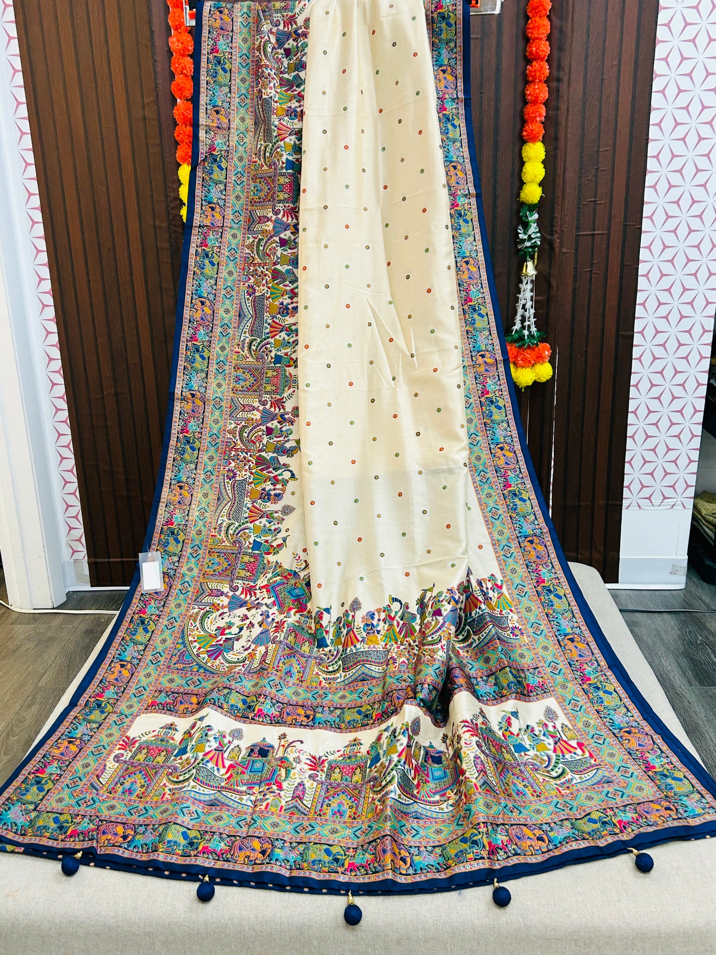 Dola silk saree with doli barat print