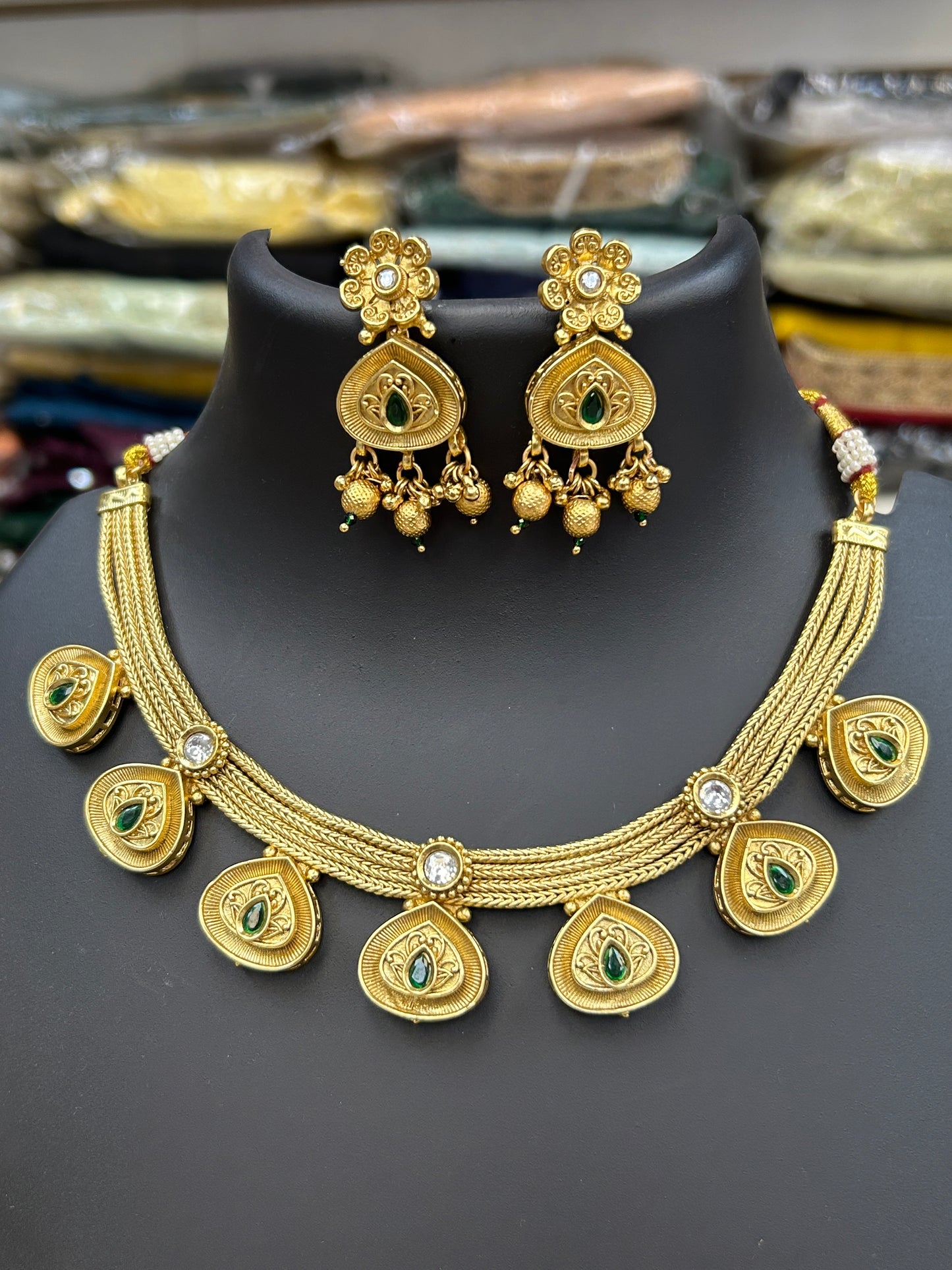Antique gold finish necklace set