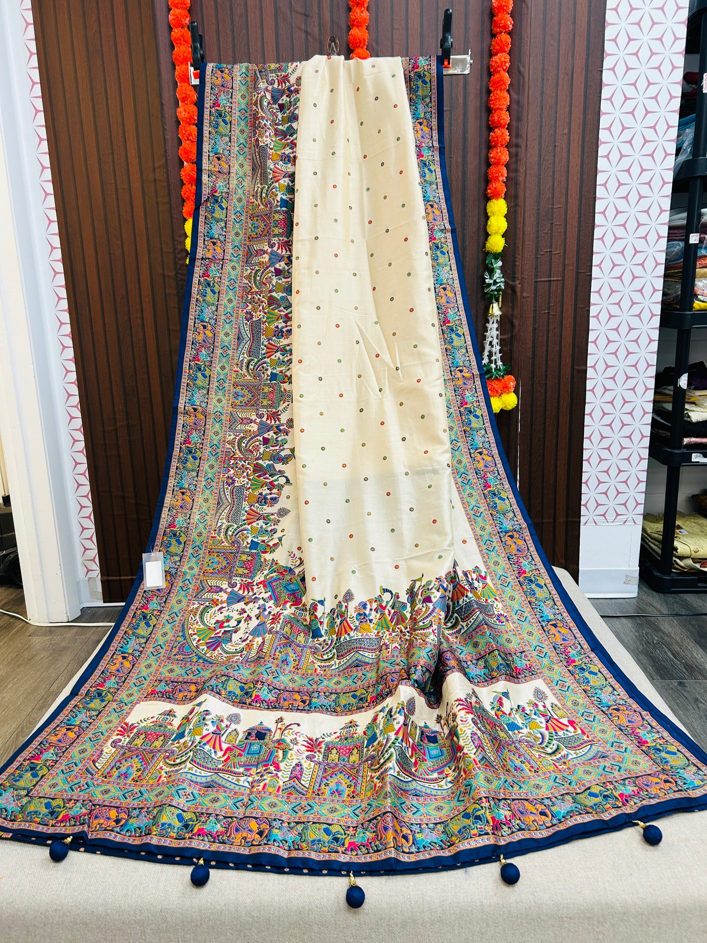 Dola silk saree with doli barat print