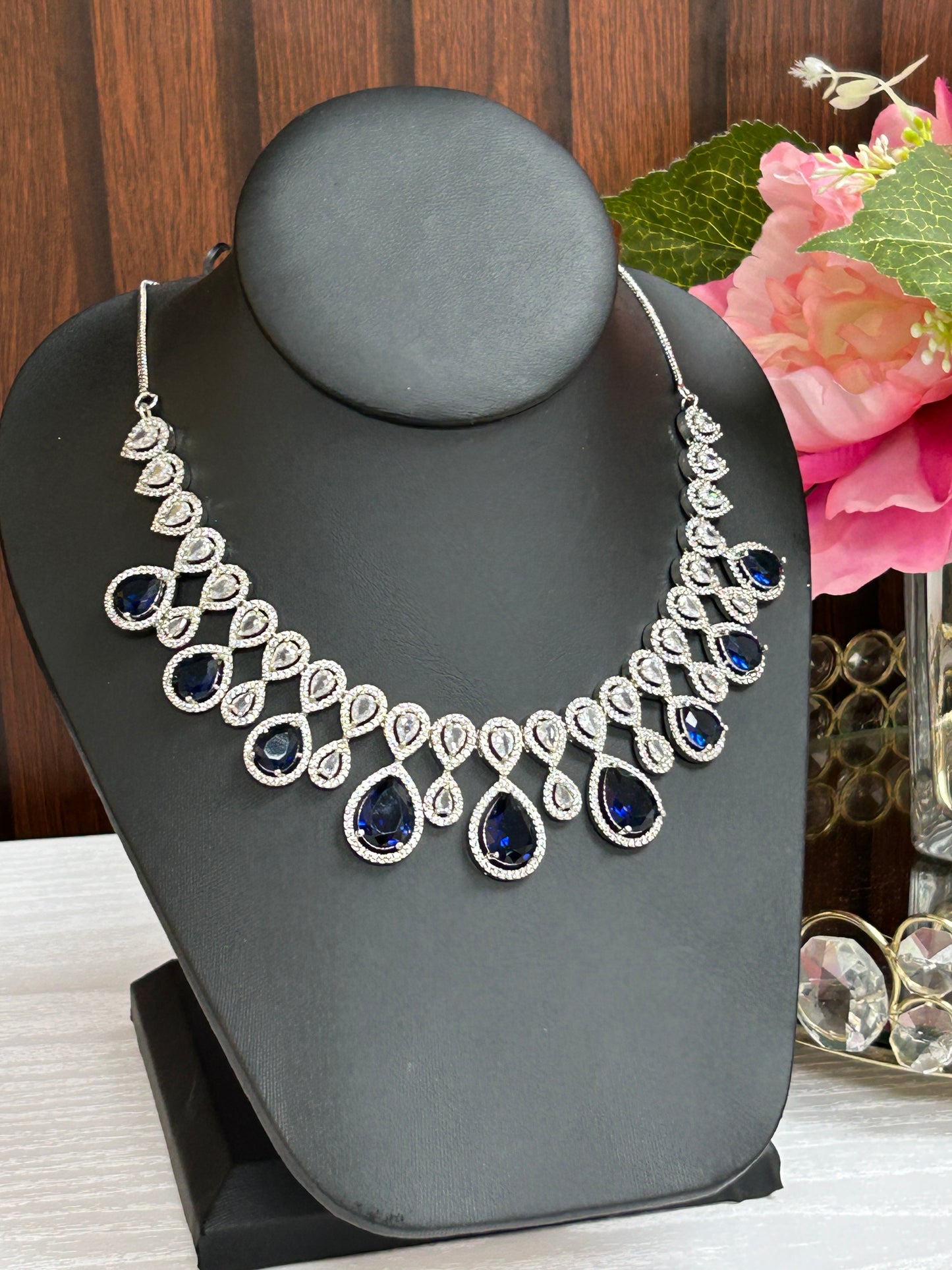 AD necklace set
