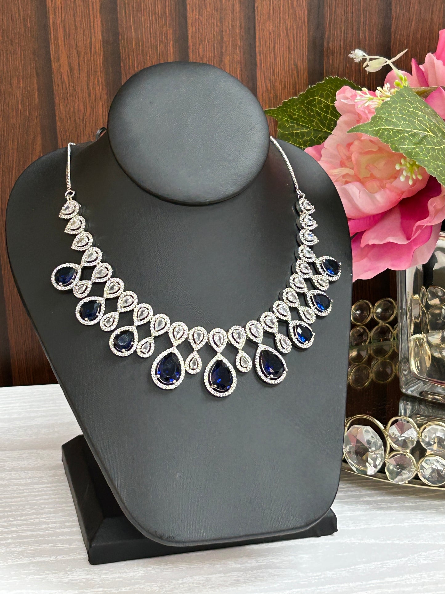 AD necklace set