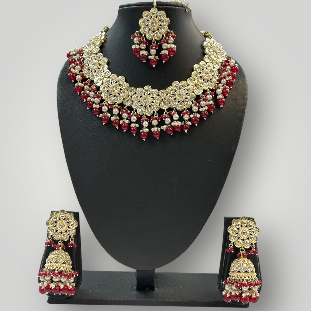 Maroon necklace set