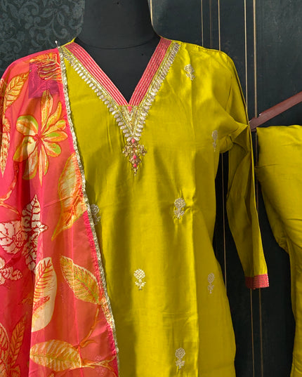 8CBAD381-CA16-48DE-9F91-DD623E463945 - Kurti Connection USA