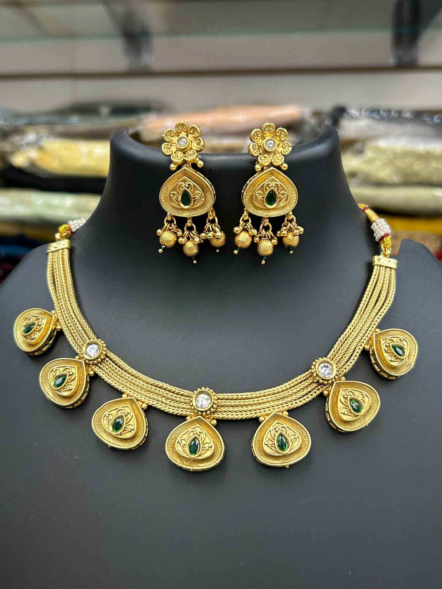 Antique gold finish necklace set