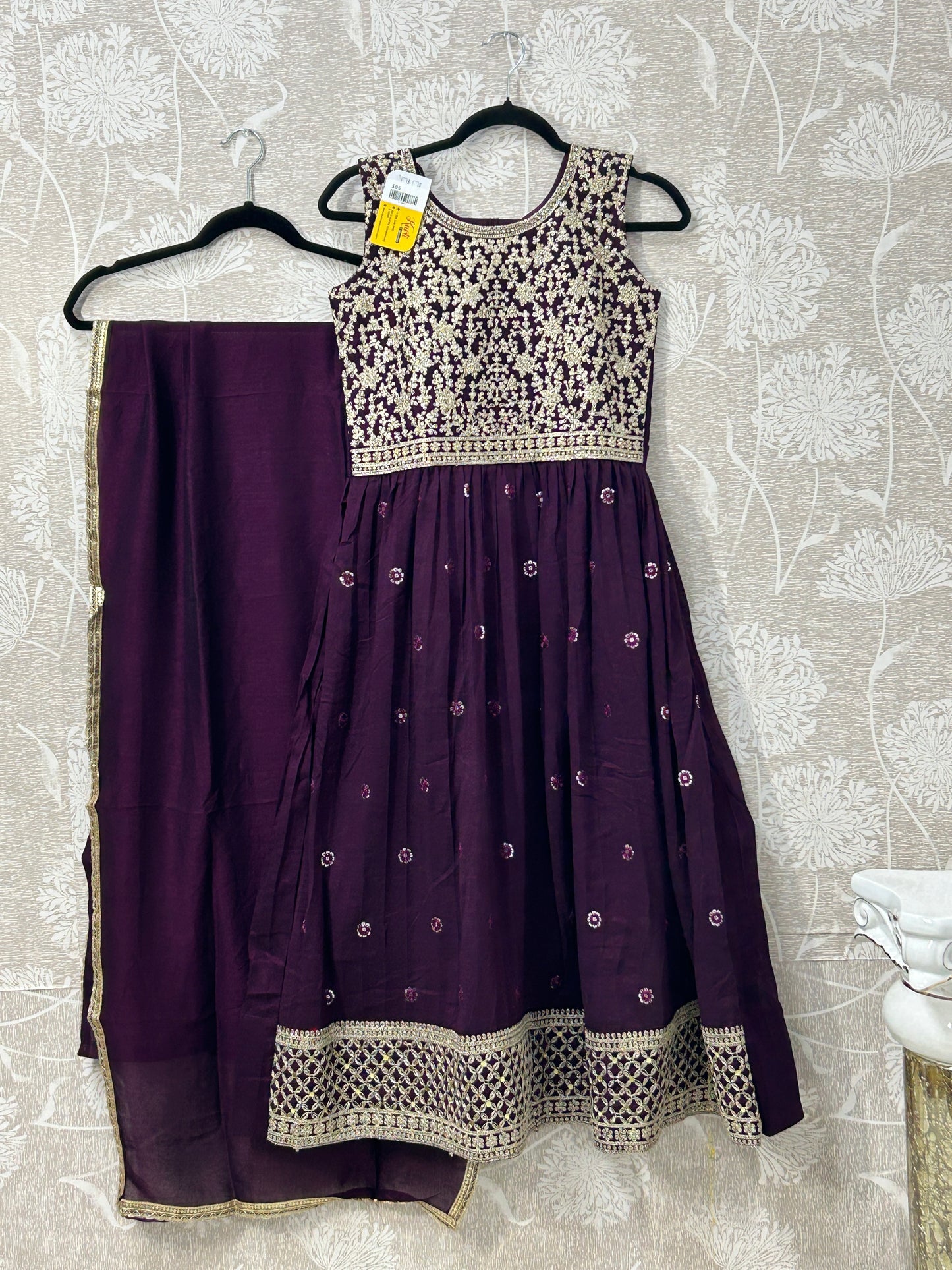 Size 38: kids / girls Anarkali set