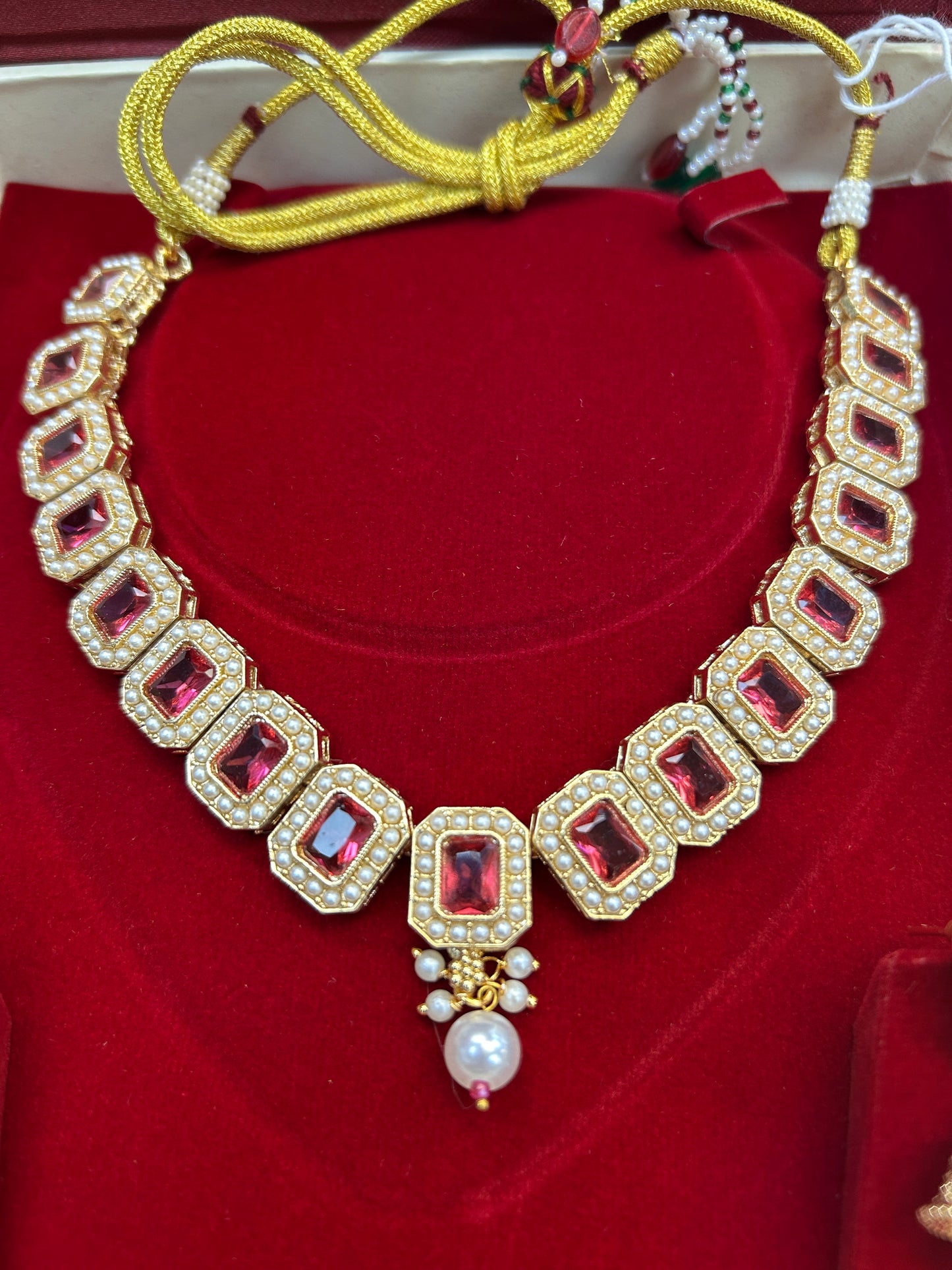 AD necklace set