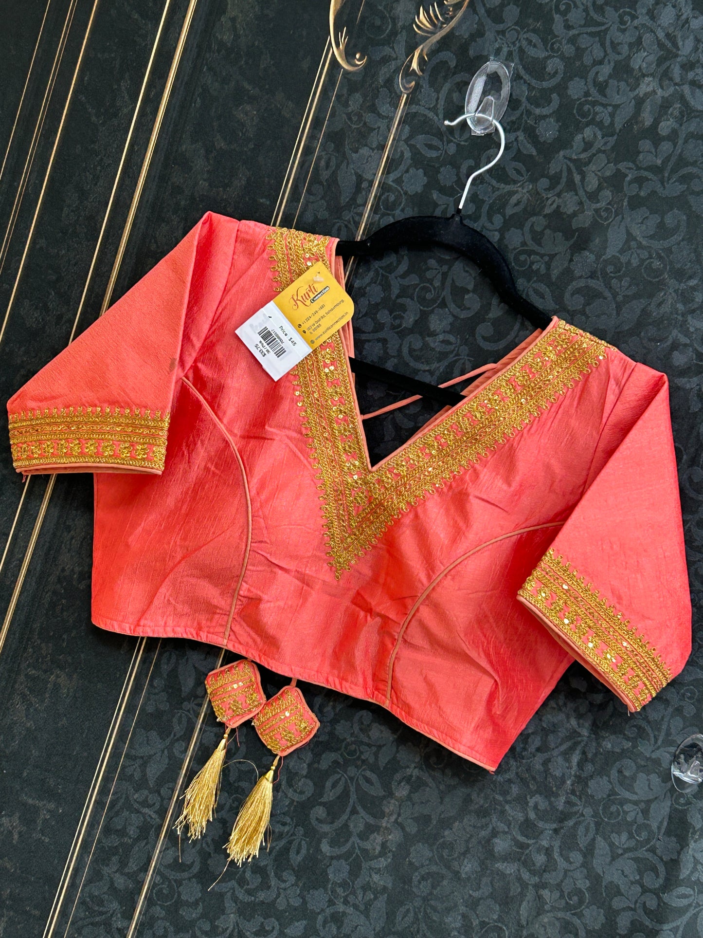 Golden blouse | V neck