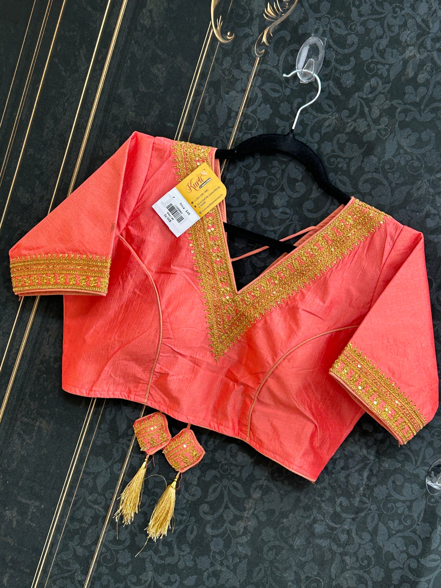 Golden blouse | V neck