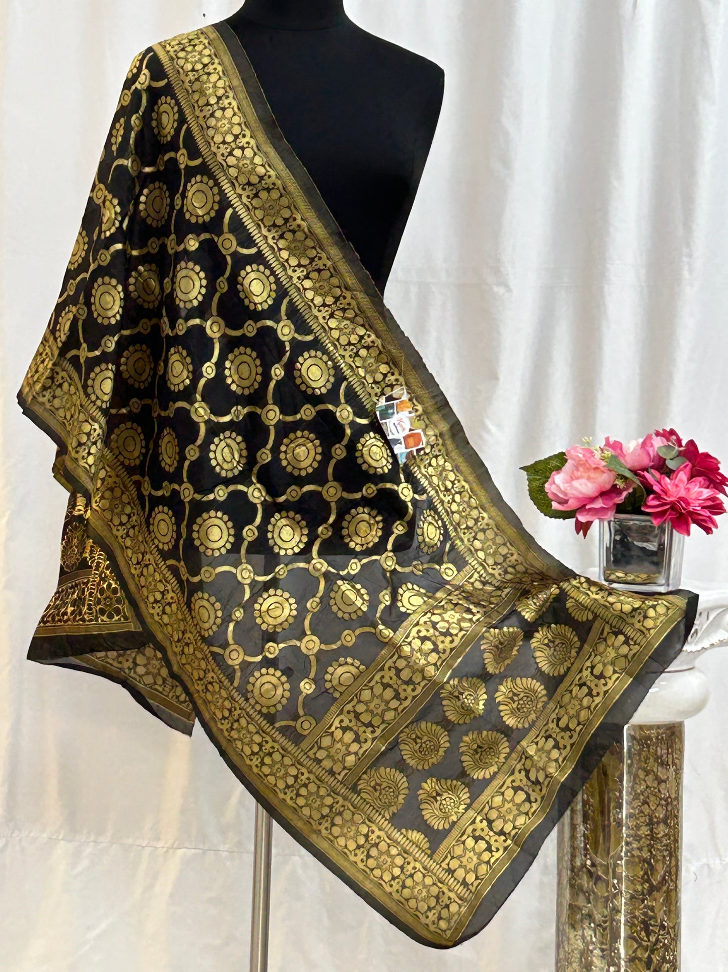 Black stole / dupatta