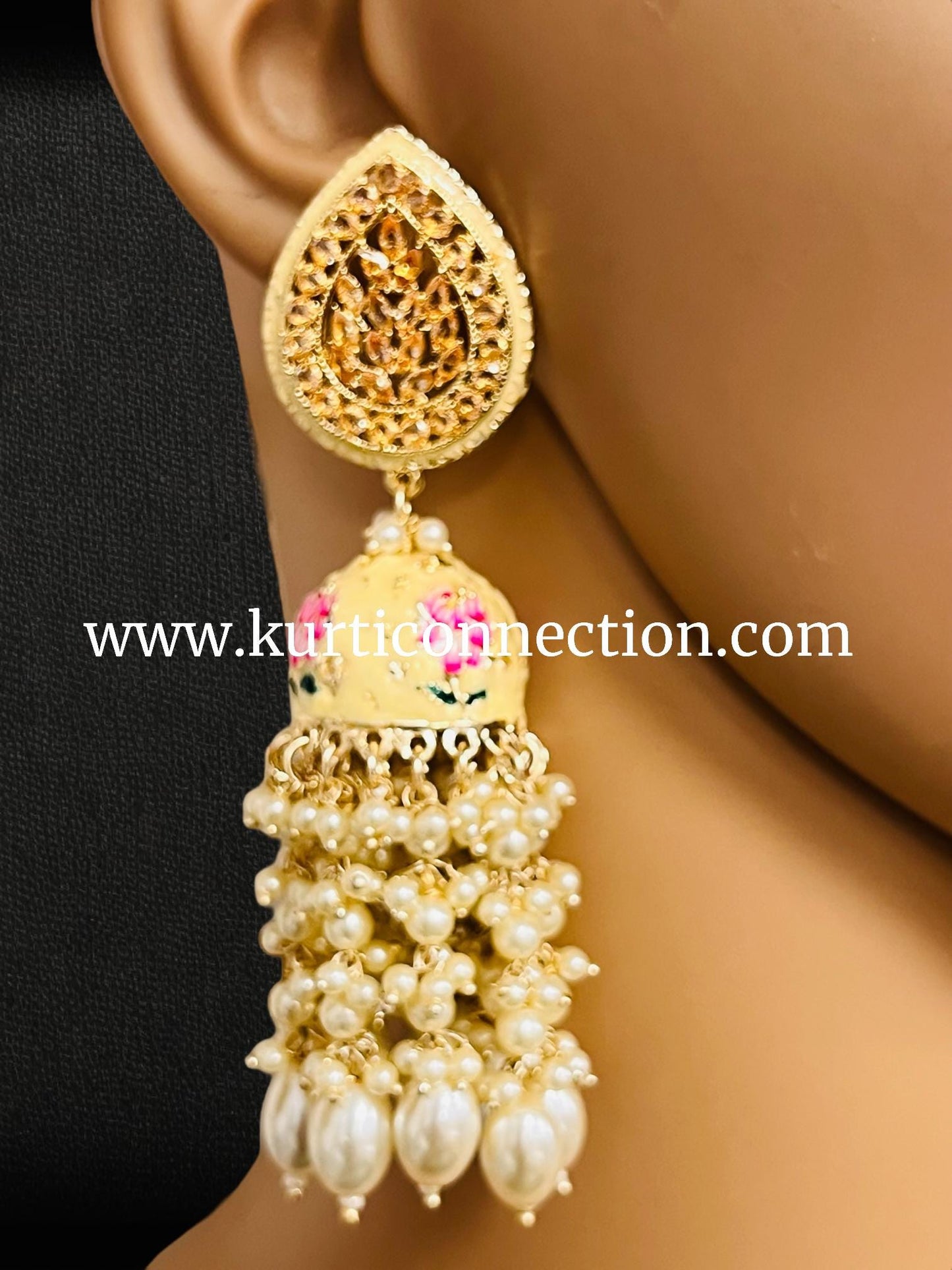 Long jhumki : light yellow