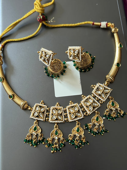 Gold look alike choker necklace set