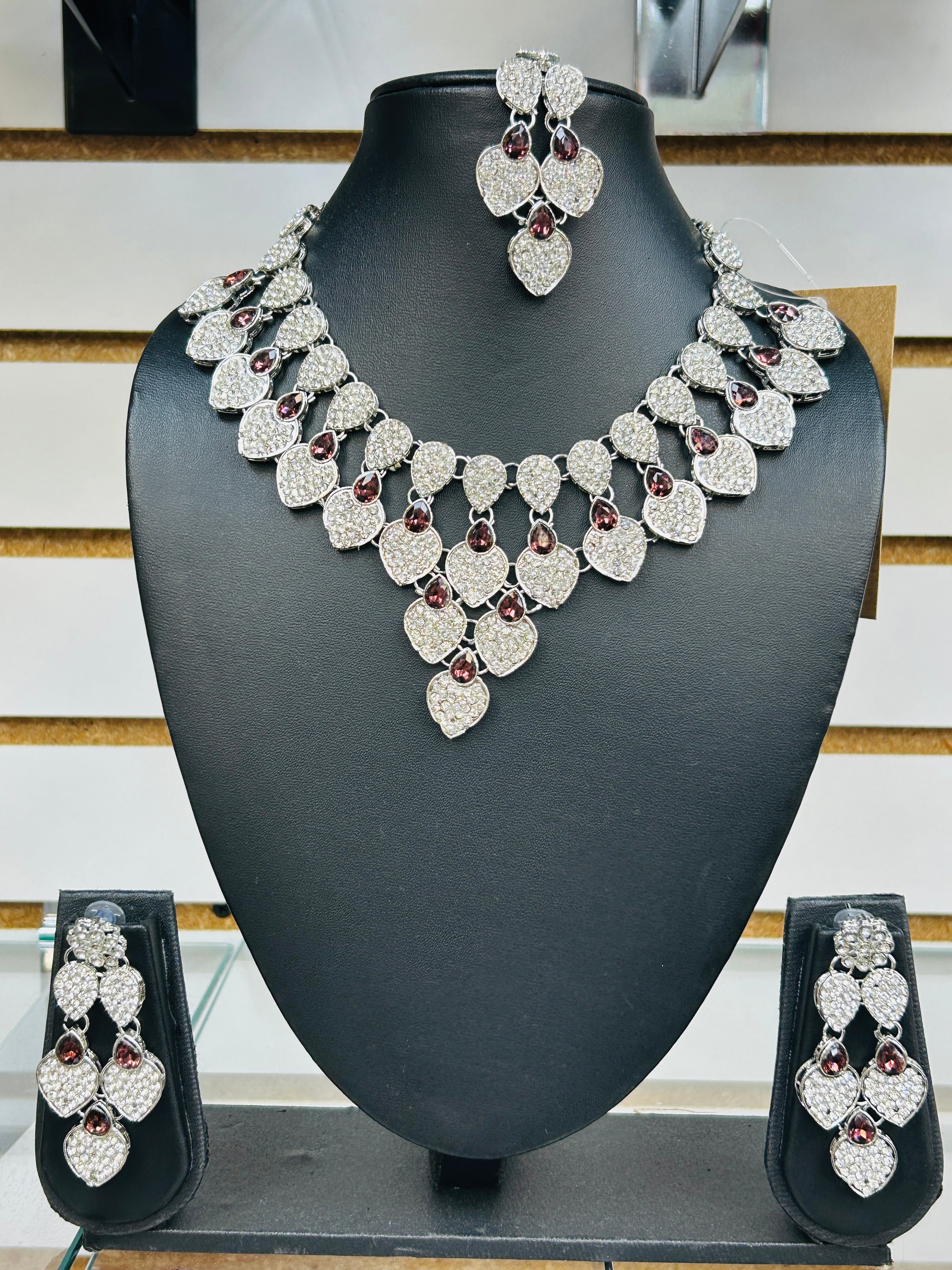 AD necklace set