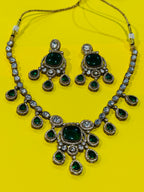 Emerald green necklace set