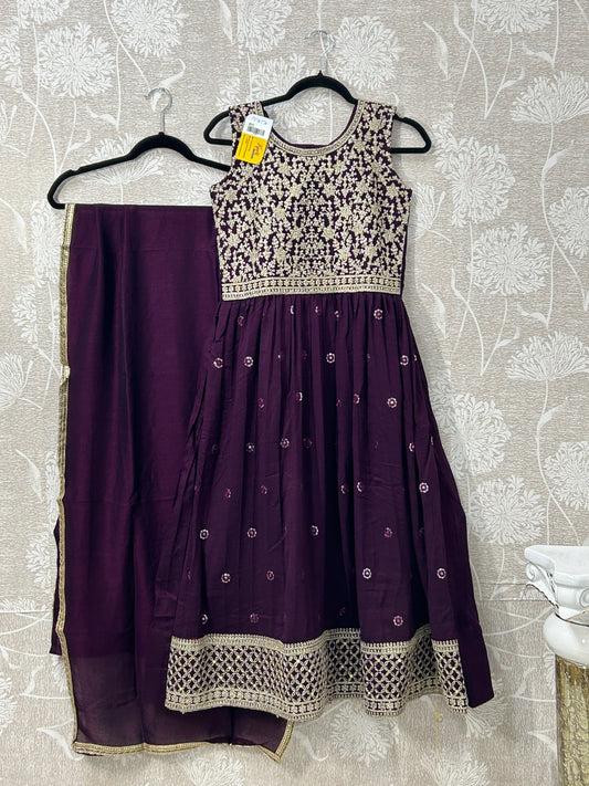Size 38: kids / girls Anarkali set