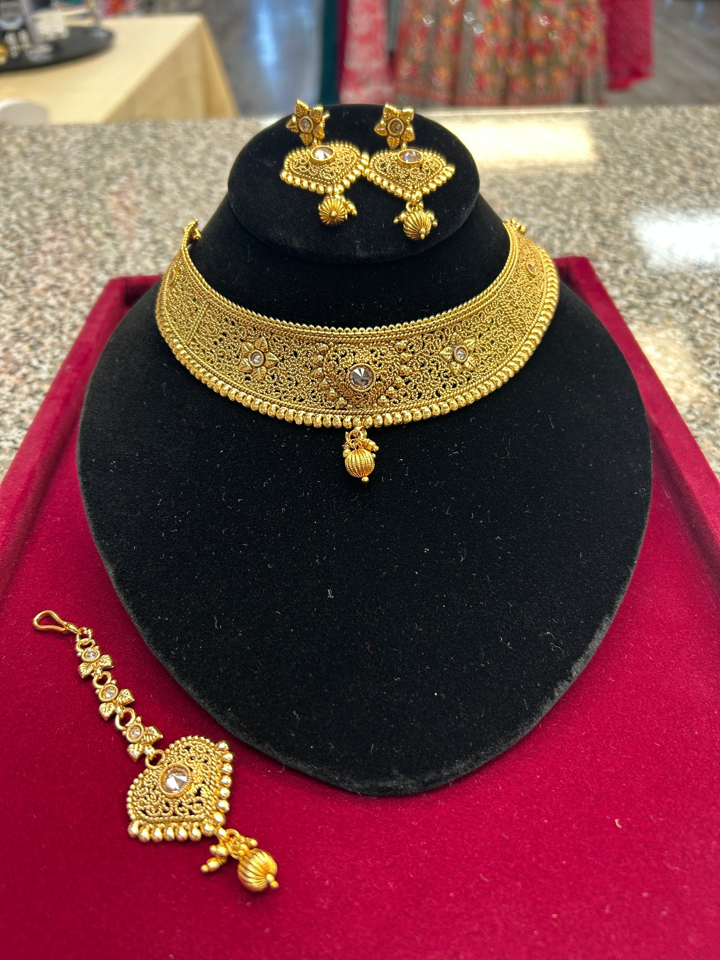 Golden choker set : one gram polish