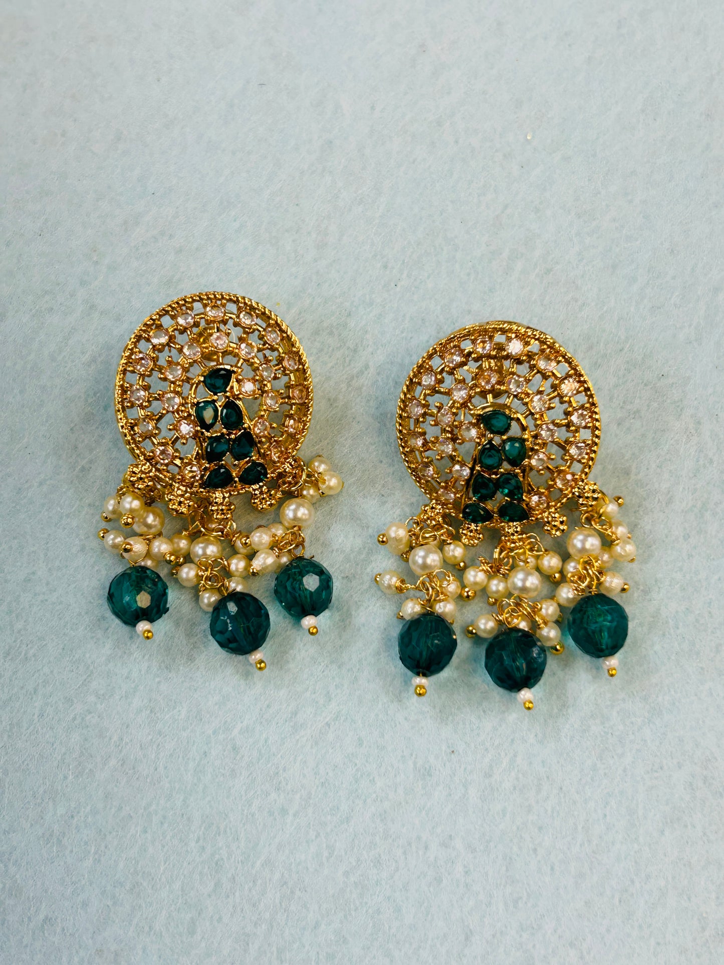 Pendant set with pearl necklace