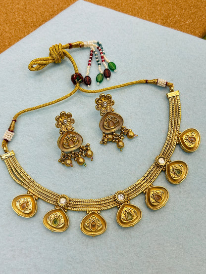 Gold look necklace set