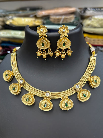 Antique gold finish necklace set