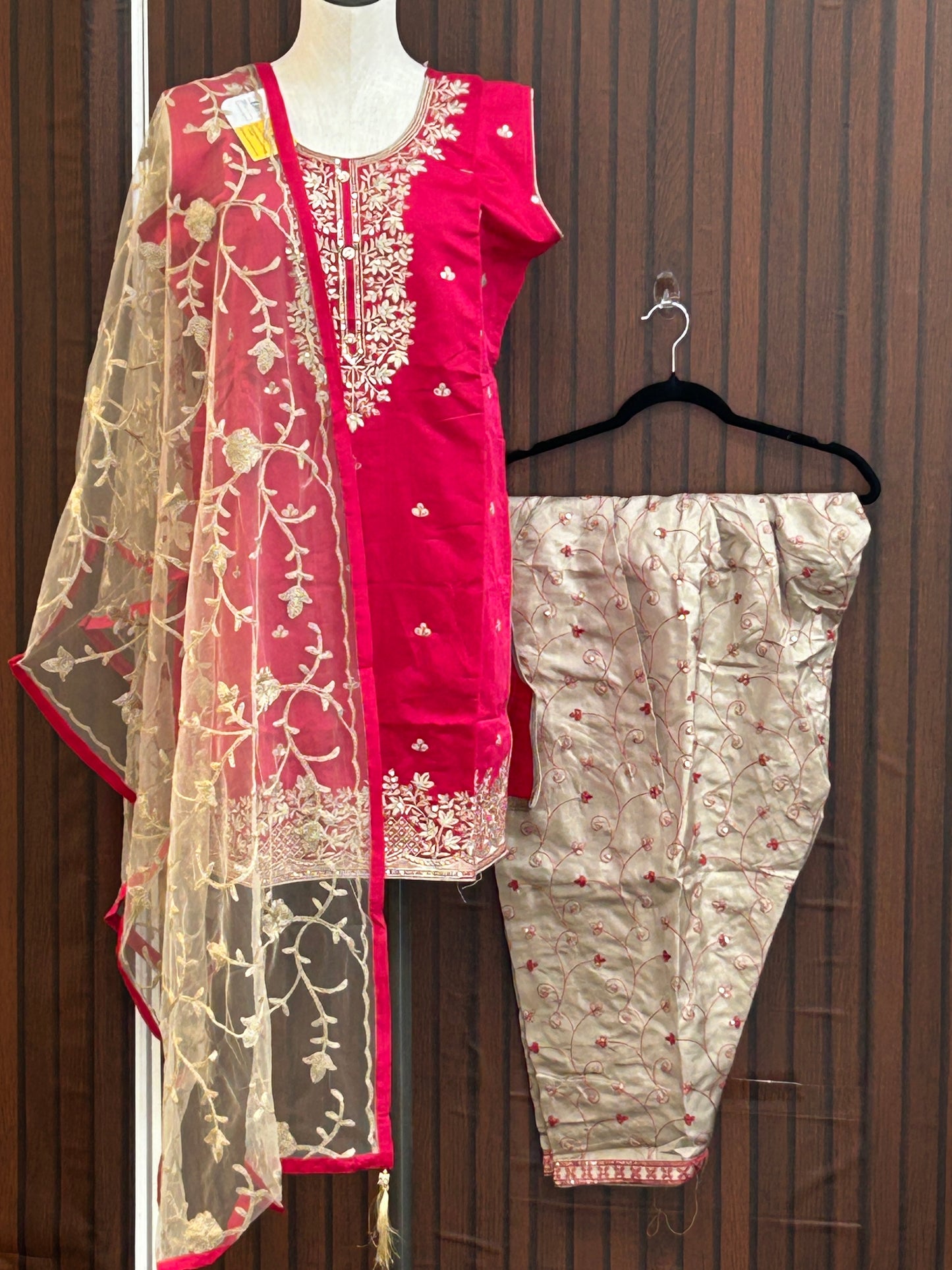 Salwar kameez set