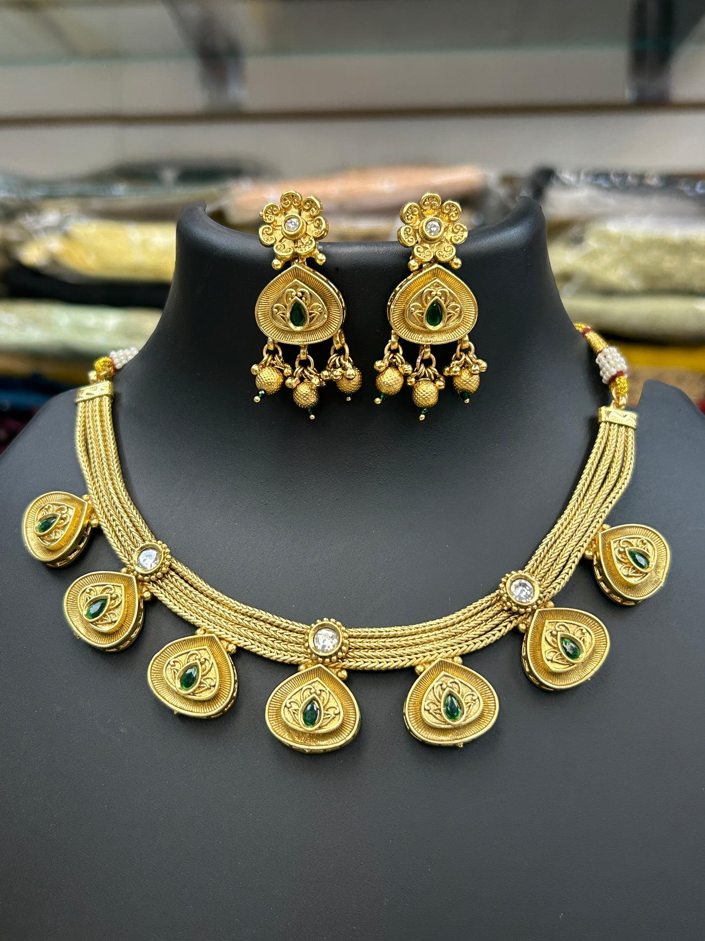 Antique gold finish necklace set