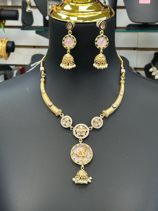 Light pink necklace set