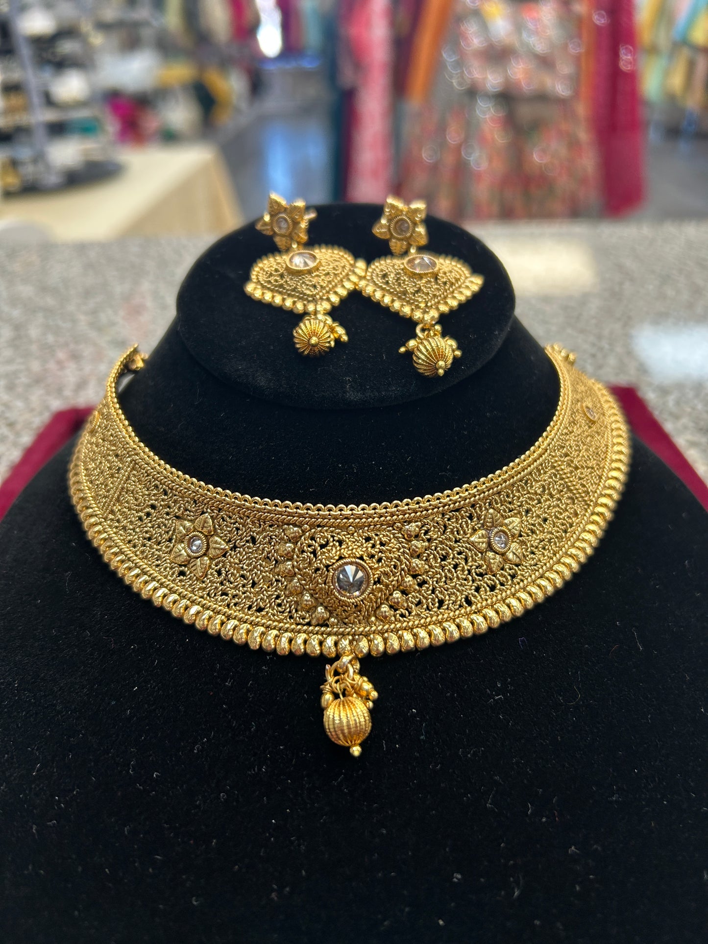 Golden choker set : one gram polish