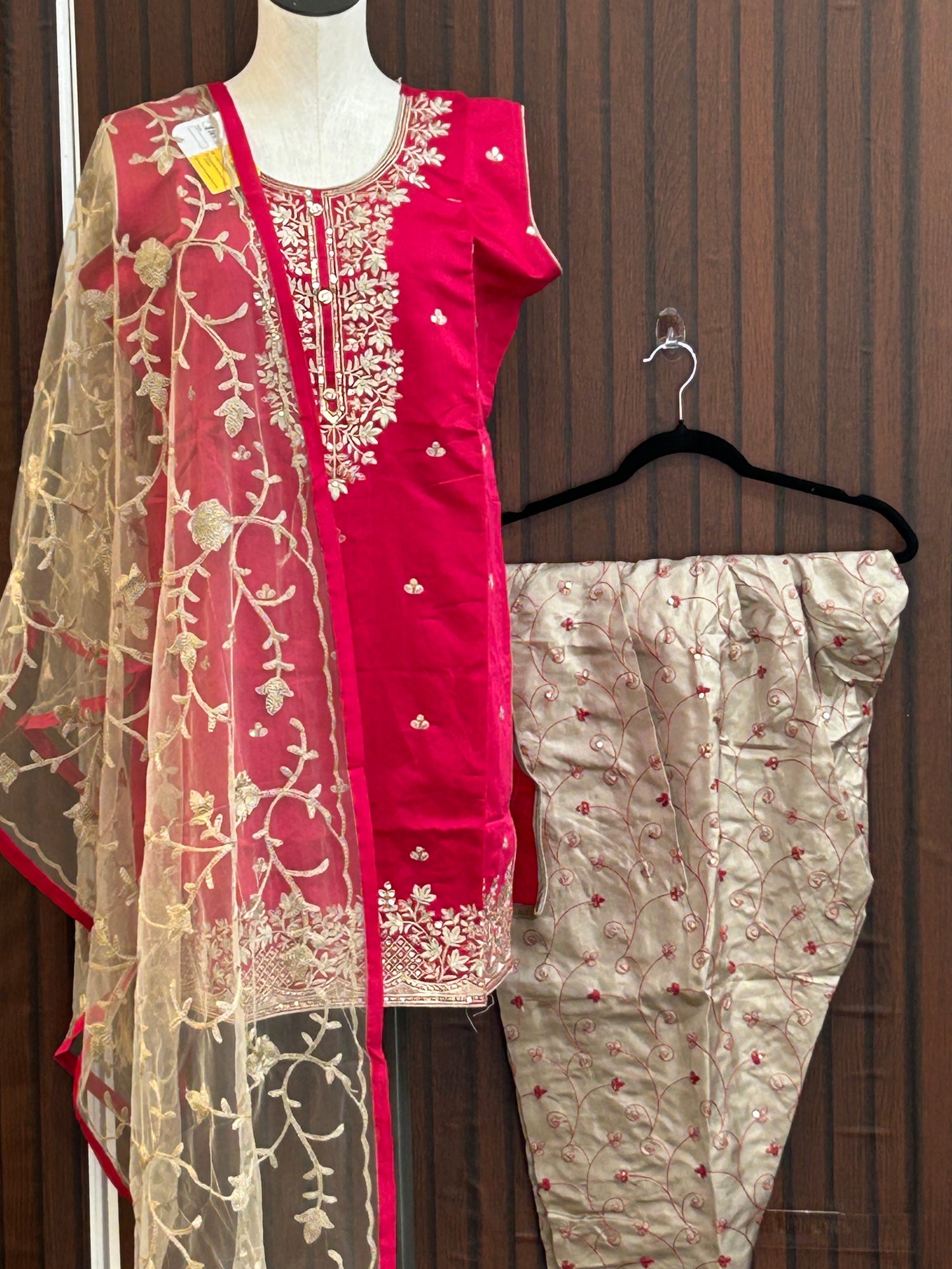 Salwar kameez set
