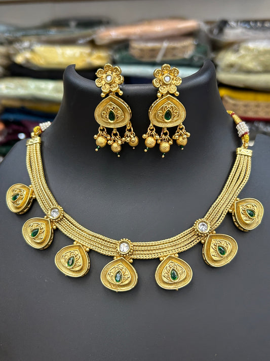 Antique gold finish necklace set