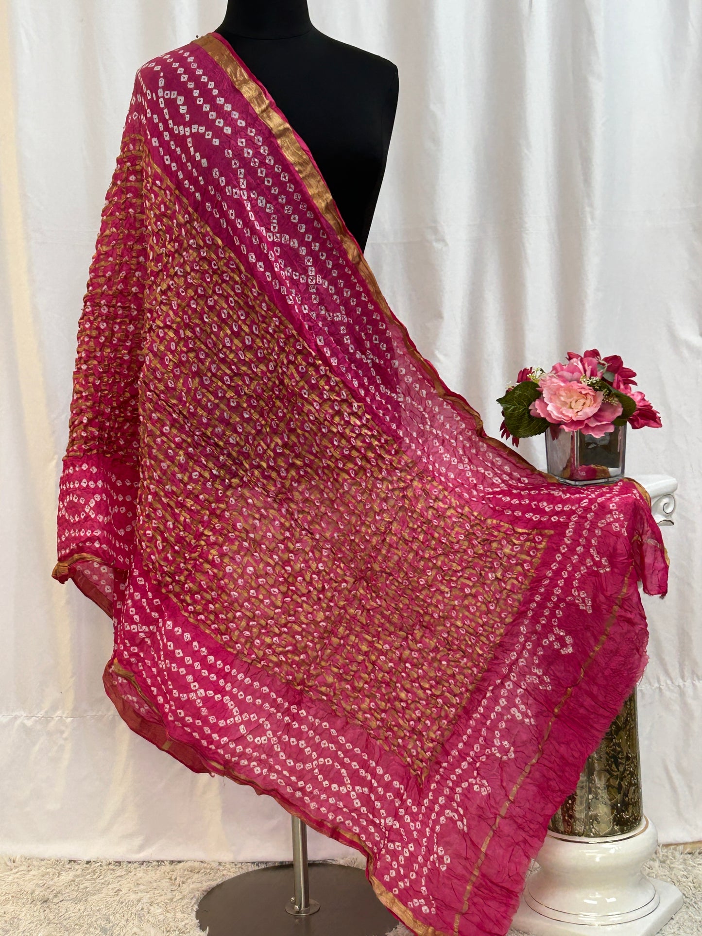 Pink Bandhani dupatta