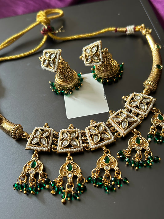 Gold look alike choker necklace set