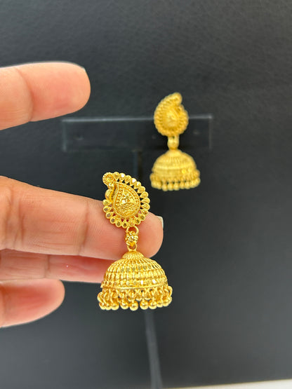 Screw back jhumki