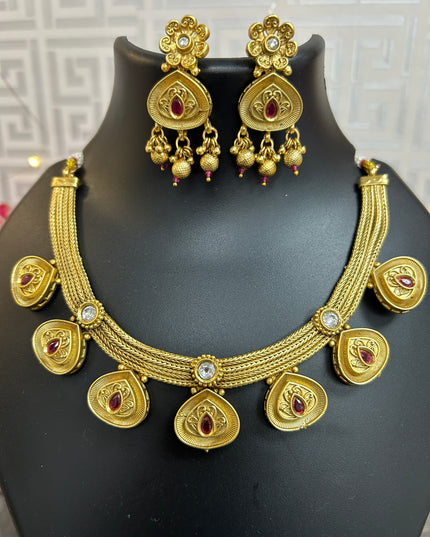 Antique gold finish necklace set