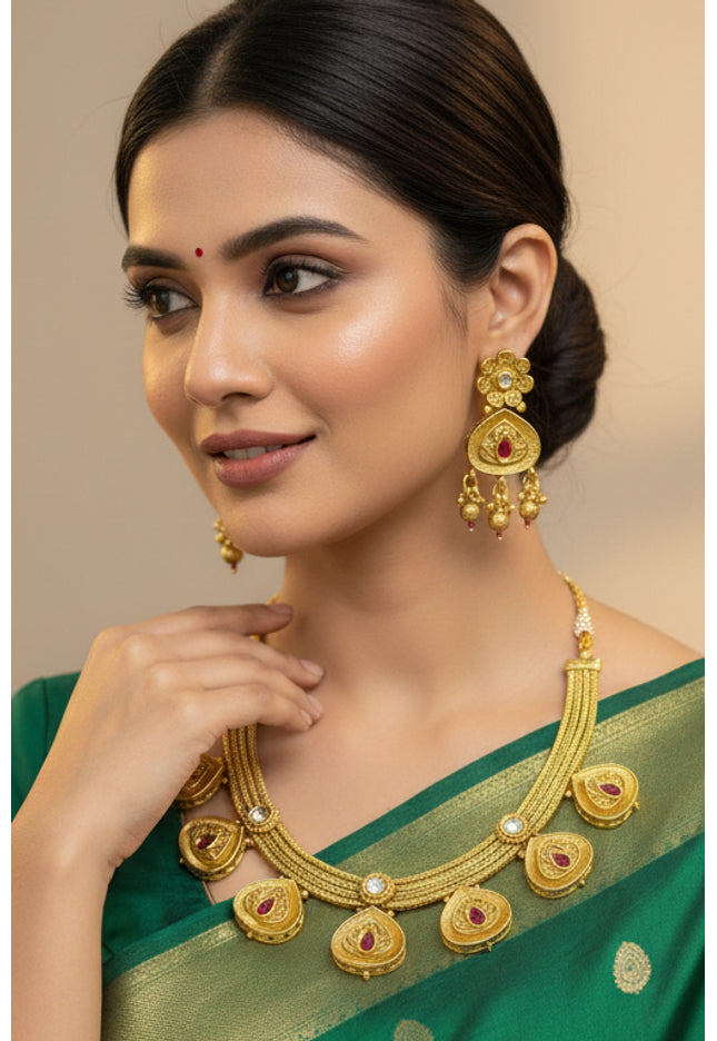 Antique gold finish necklace set