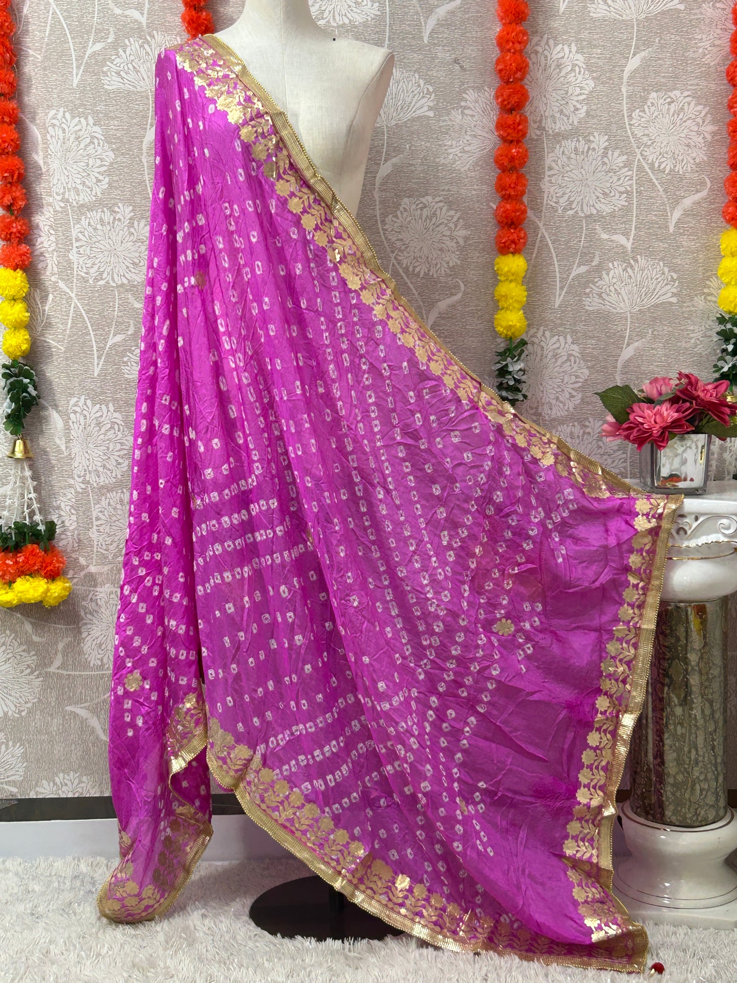 Light purple Bandhani dupatta