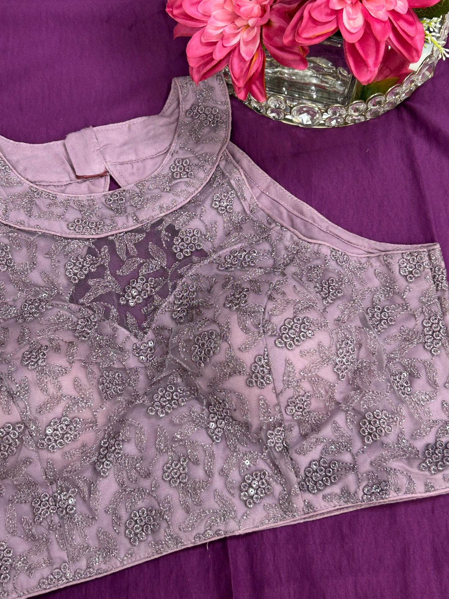 Onion pink : Halter neck embroidered blouse
