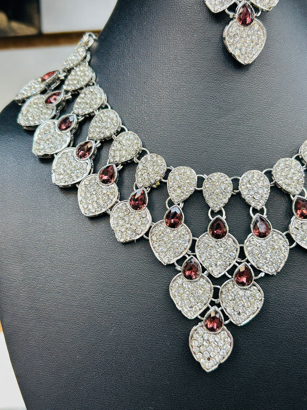 AD necklace set