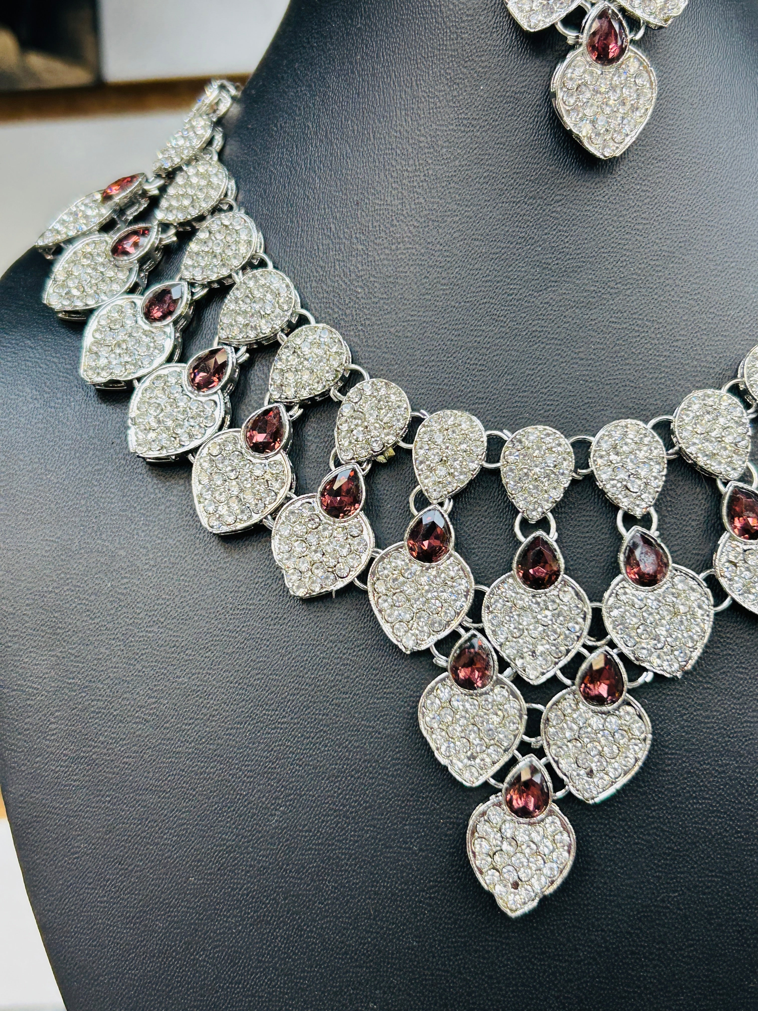 AD necklace set