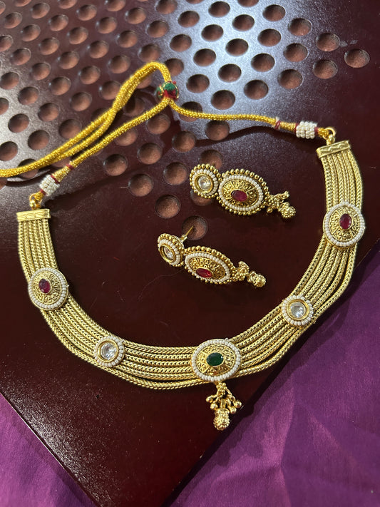 Matt gold necklace set