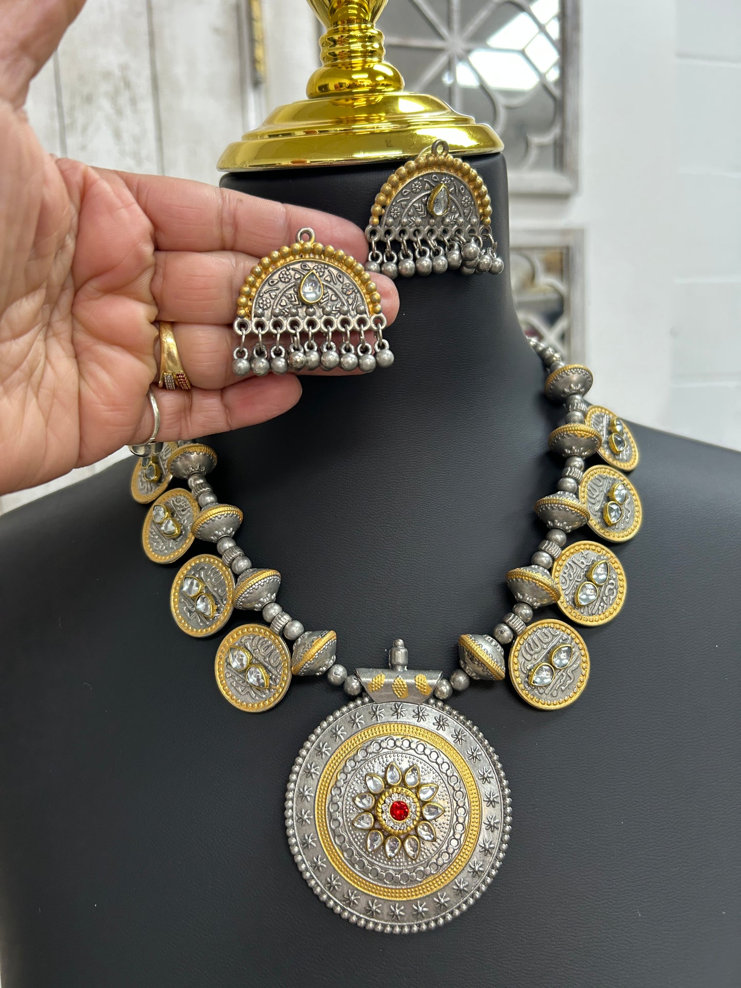 Dual tone oxidized necklace set