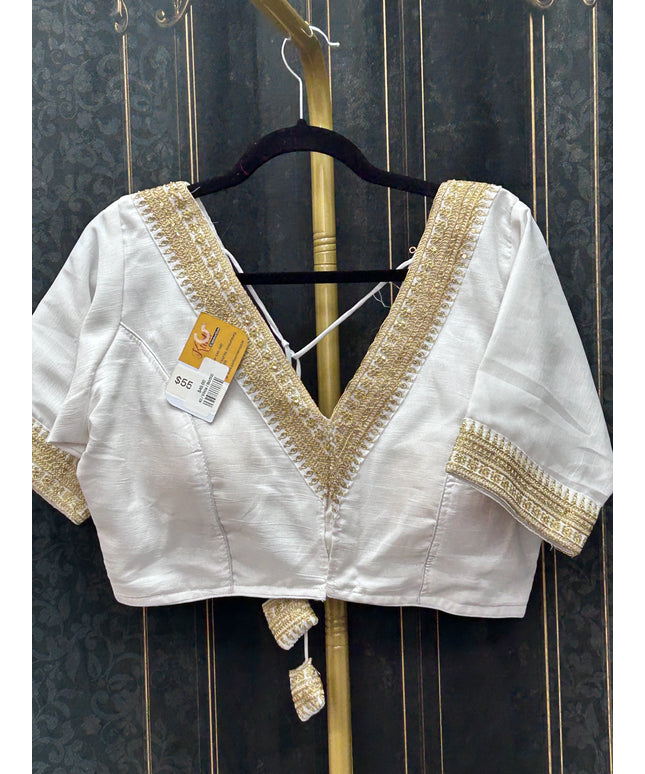 V neck blouse : white