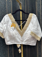 V neck blouse : white