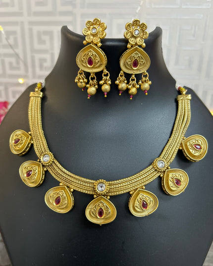 Antique gold finish necklace set