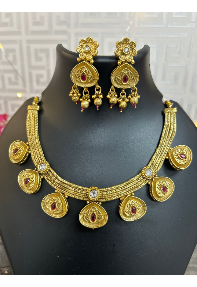 Antique gold finish necklace set