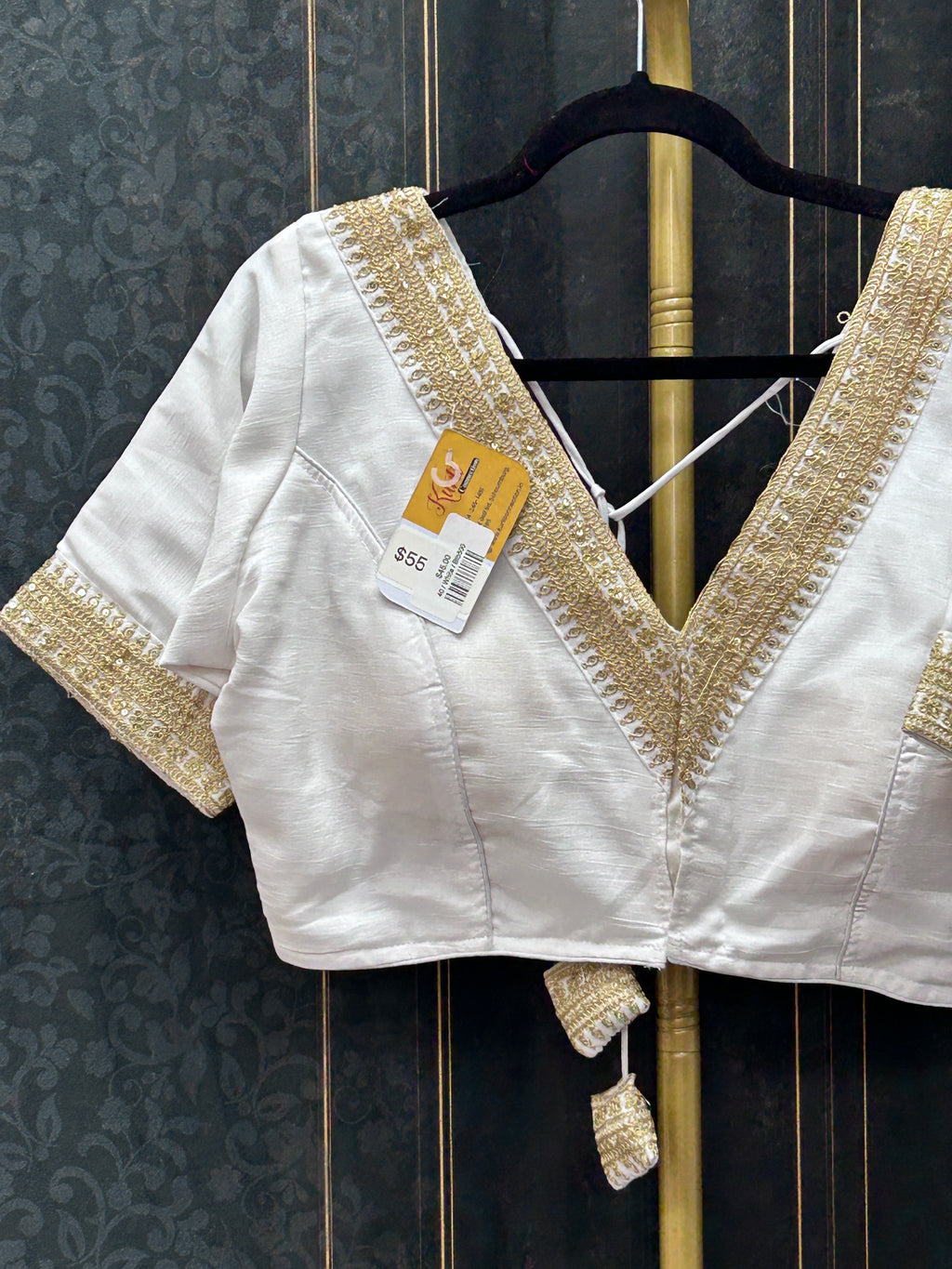 V neck blouse : white