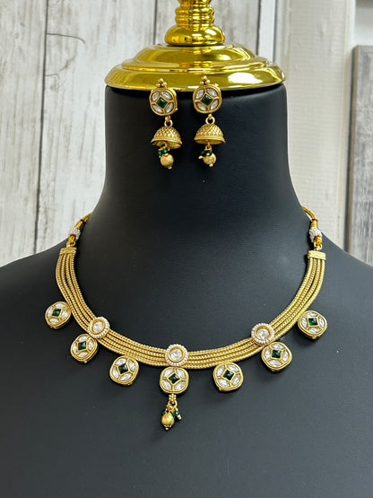 Gold polished necklace set