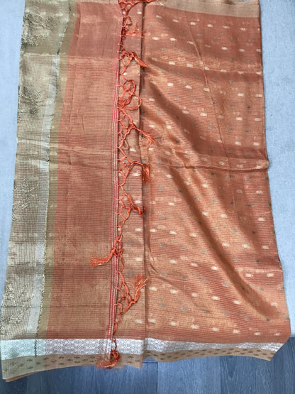 Soft tissue saree